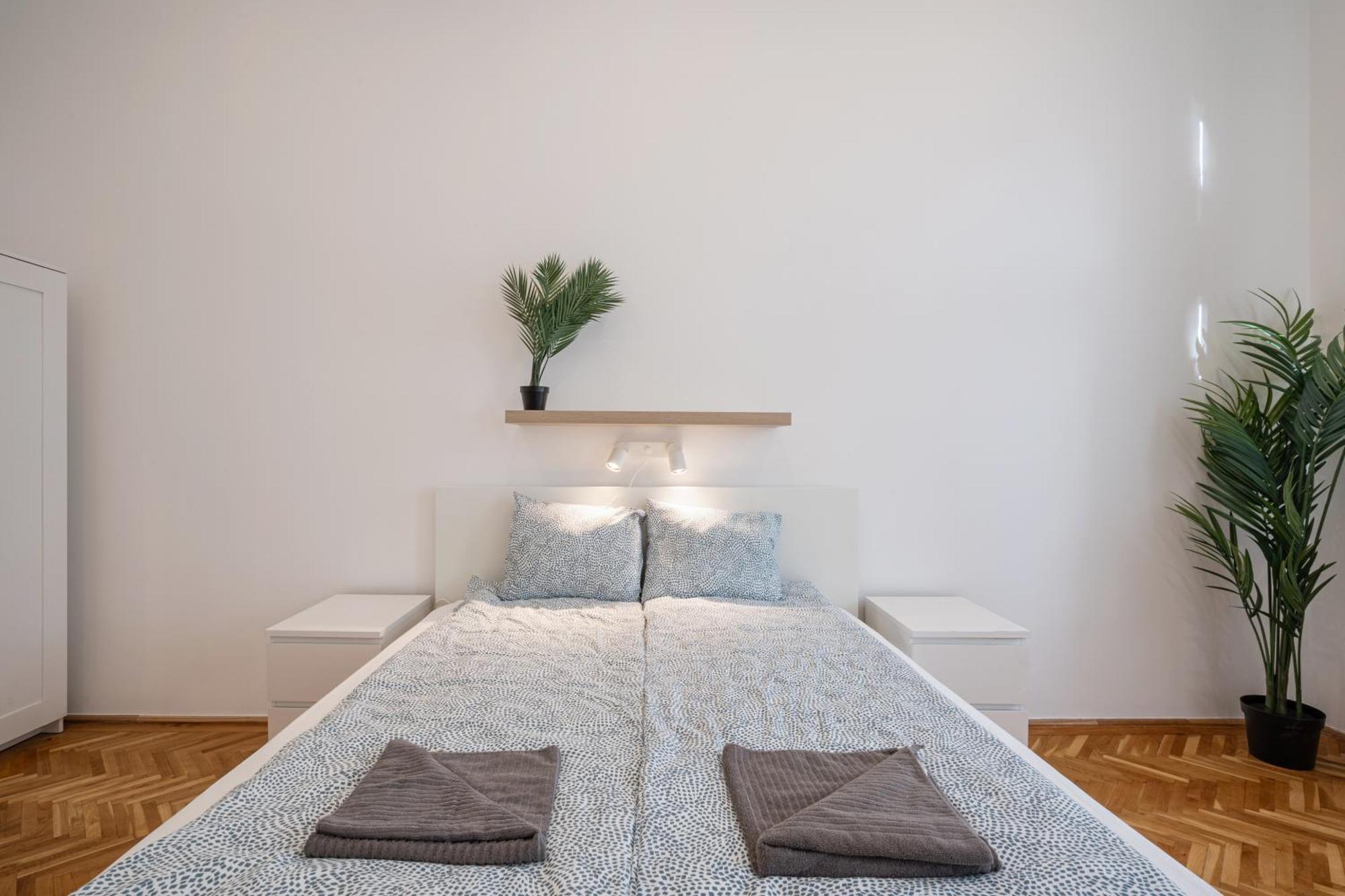 Luxurious Downtown Family Suite Budapest Esterno foto